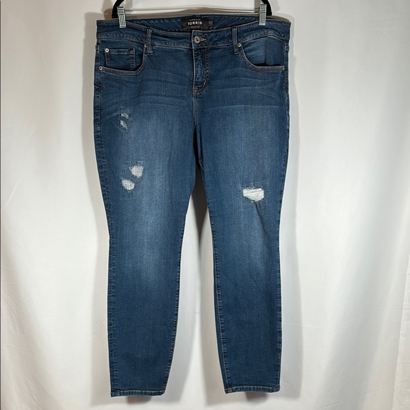 Torrid Blue Lightly Distressed Skinny Jeans 20R - Picture 1 of 12